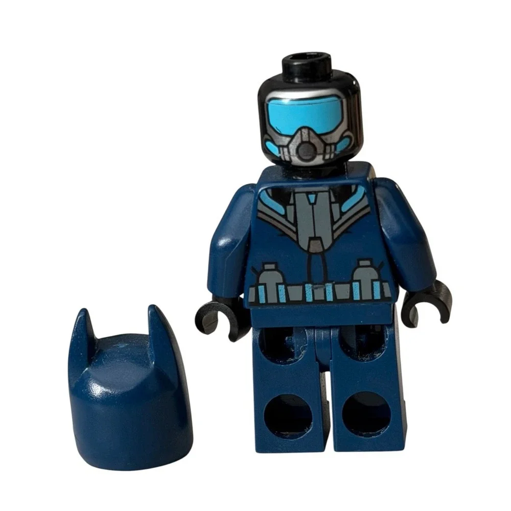 Lego DC Super Heroes Minifigure Batman Dark Blue Wetsuit 76010
